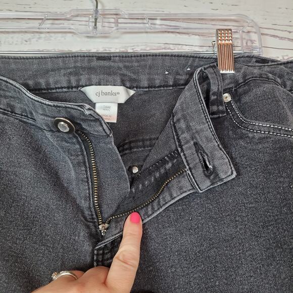 CJ Banks Gray Denim Sequin Bling Grunge Preppy Capri Jeans Womans Size 16WP - Picture 3 of 5